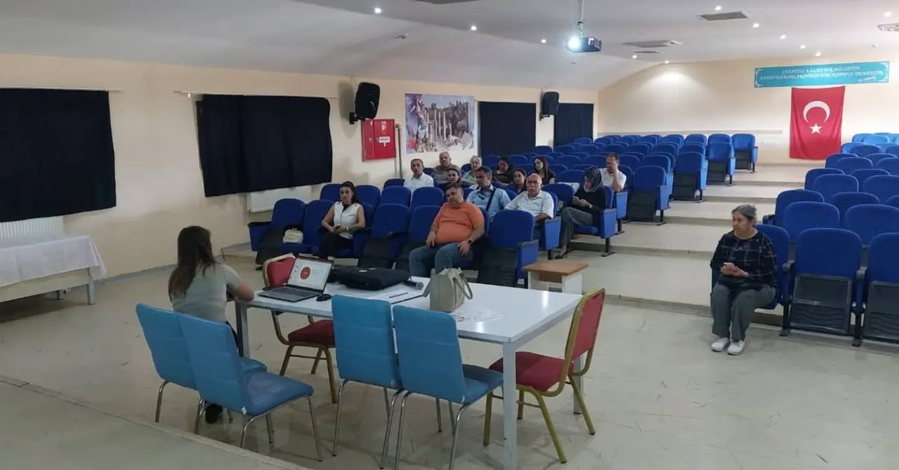 AYDIN’IN SULTANHİSAR İLÇESİNDE, KURUMLARINDA REHBER ÖĞRETMEN BULUNMAYAN OKULLARIN İDARECİLERİNE...