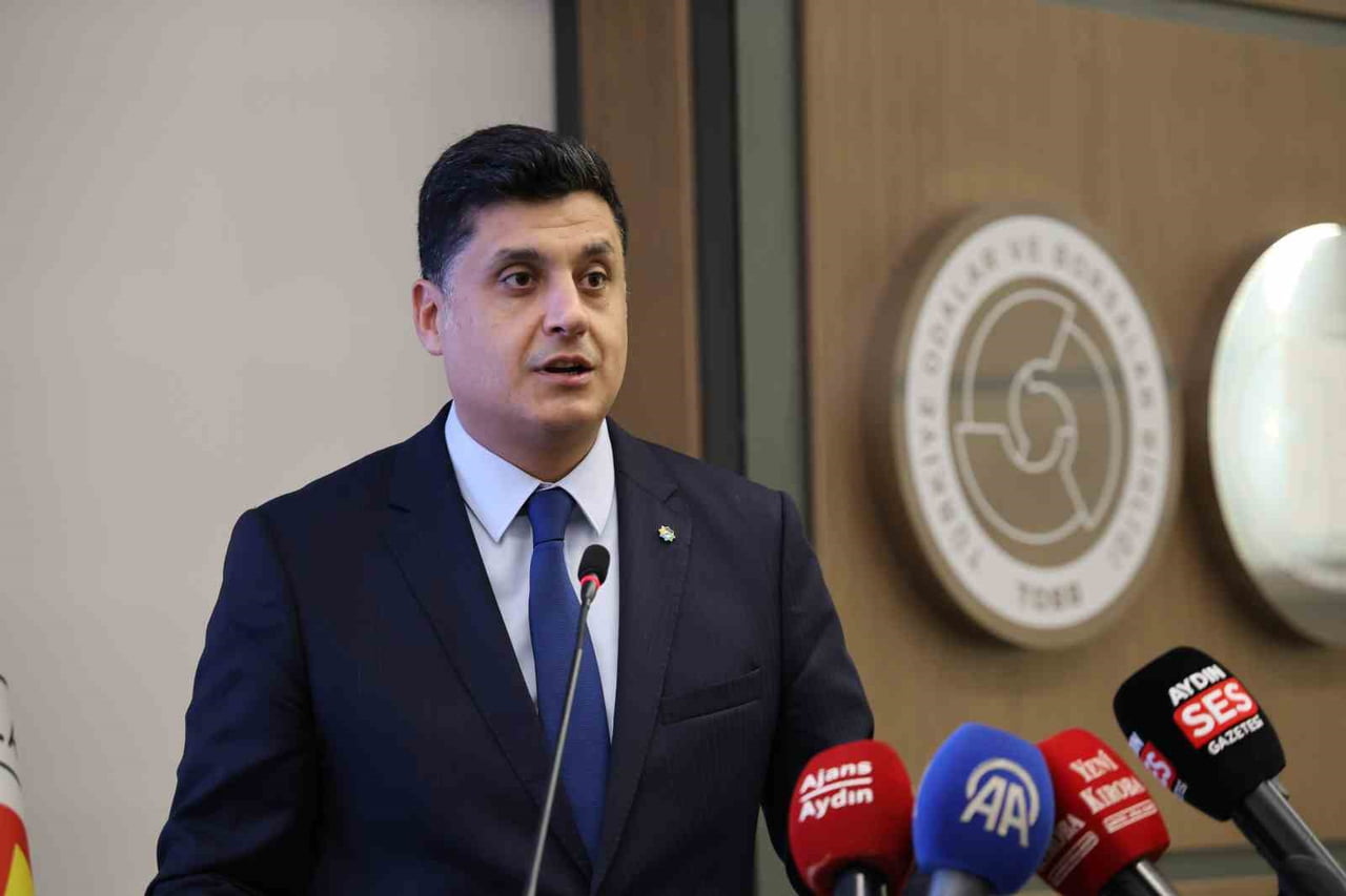 AYDIN SANAYİ ODASI (AYSO) BAŞKANI GÖKHAN MARAŞ’IN EV SAHİPLİĞİNDE DÜZENLENEN "AYSO SANAYİCİLERİ...