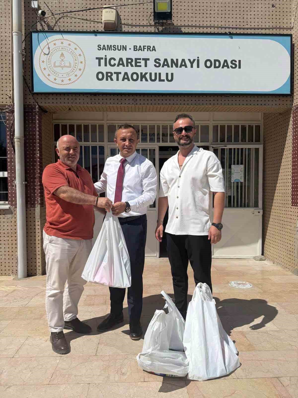 BAFRA İLÇESİNDE İHTİYAÇ SAHİBİ ÖĞRENCİLER İÇİN BAŞLATILAN KIRTASİYE YARDIM KAMPANYASI KAPSAMINDA...