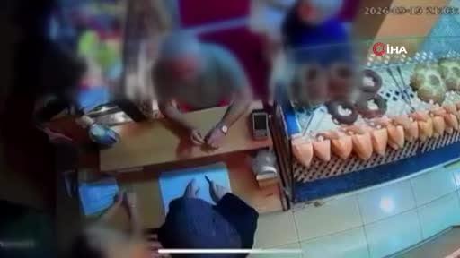 Bağcılar’da kadın fırıncı, çocuklarının gözü önünde böyle darbedildi