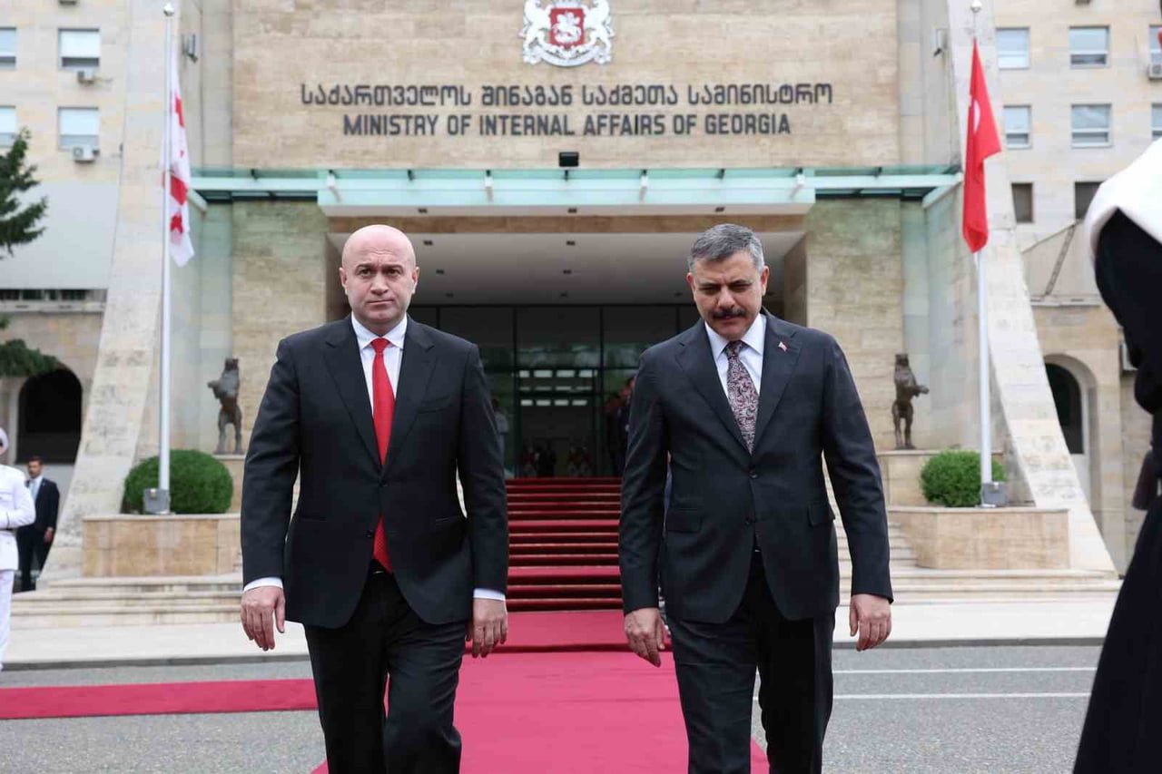 BAKAN ÇİFTÇİ, GÜRCİSTAN İÇİŞLERİ BAKANI SULKHAN TAMAZAŞVİLİ'NİN DAVETİ ÜZERİNE GÜRCİSTAN'A...