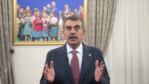 Bakan Tekin'den yeni eğitim öğretim yılı dolayısıyla öğretmenlere ve Bakanlık personeline...