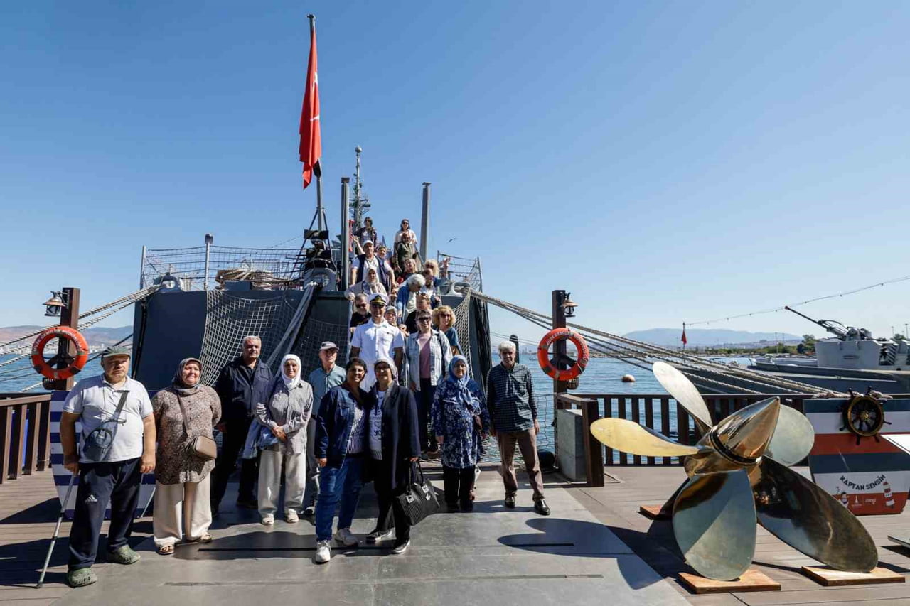 BALÇOVA İNCİRALTI’NDA DÜZENLENEN İZMİR DENİZ MÜZESİ VE HORTİKÜRTÜREL BAHÇE GEZİLERİNE KATILAN...