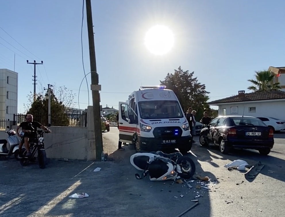 BALIKESİR'İN AYVALIK İLÇESİNDE, SOSYAL GÜVENLİK KURUMU (SGK) BİNASININ YANINDA BELEDİYE...