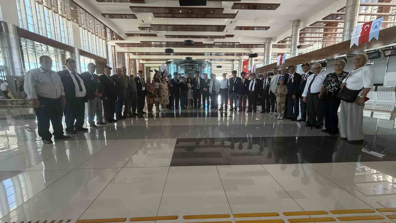 BALIKESİR KOCASEYİT HAVALİMANI’NDA, EDREMİT’İN DÜŞMAN İŞGALİNDEN KURTULUŞUNUN YIL DÖNÜMÜ...