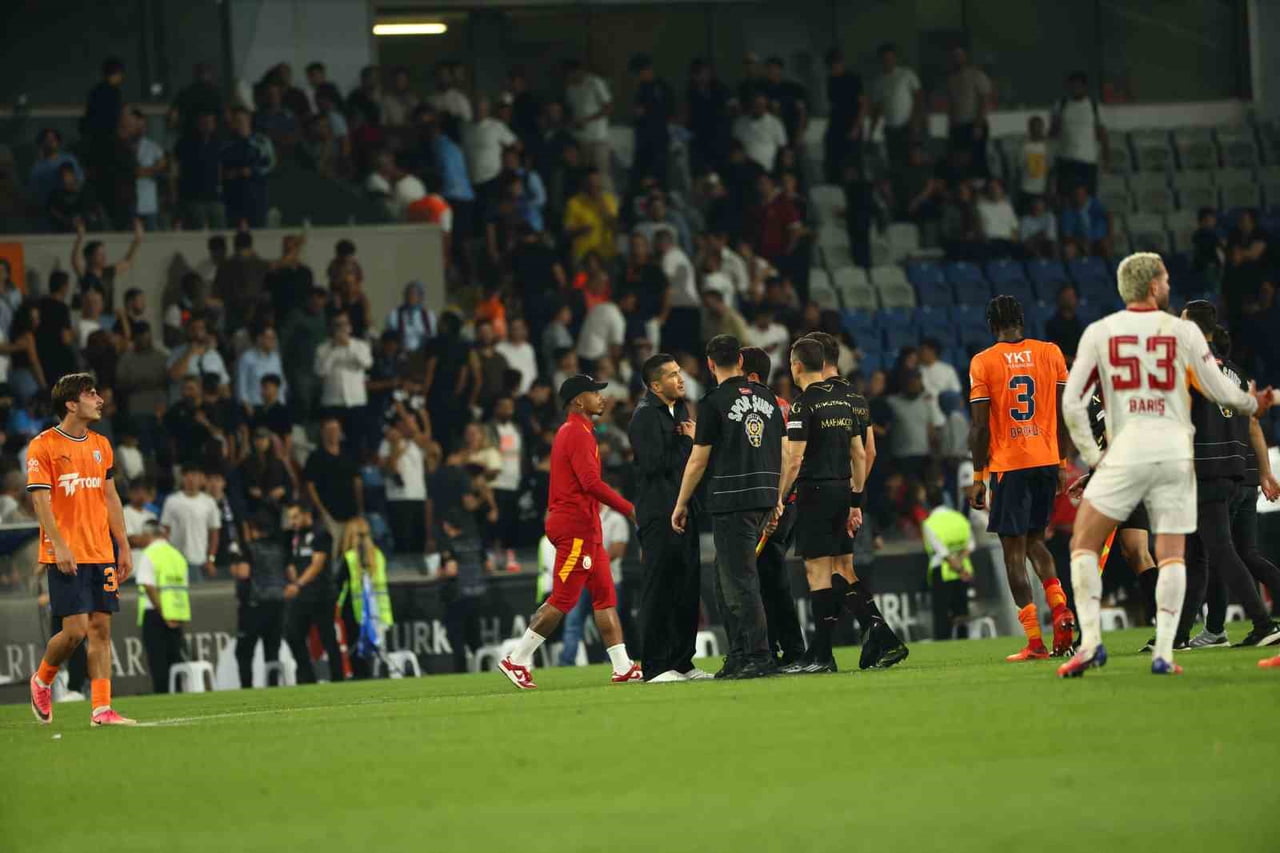 BAŞAKŞEHİR TEKNİK DİREKTÖRÜ NURİ ŞAHİN, GALATASARAY MAÇININ ARDINDAN YOĞUN İTİRAZLARININ ARDINDAN...