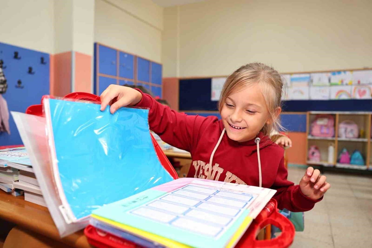 BAŞİSKELE BELEDİYESİ, 2026-2027 EĞİTİM VE ÖĞRETİM YILININ BAŞLAMASIYLA BİRLİKTE İLÇEDEKİ İLKOKUL...