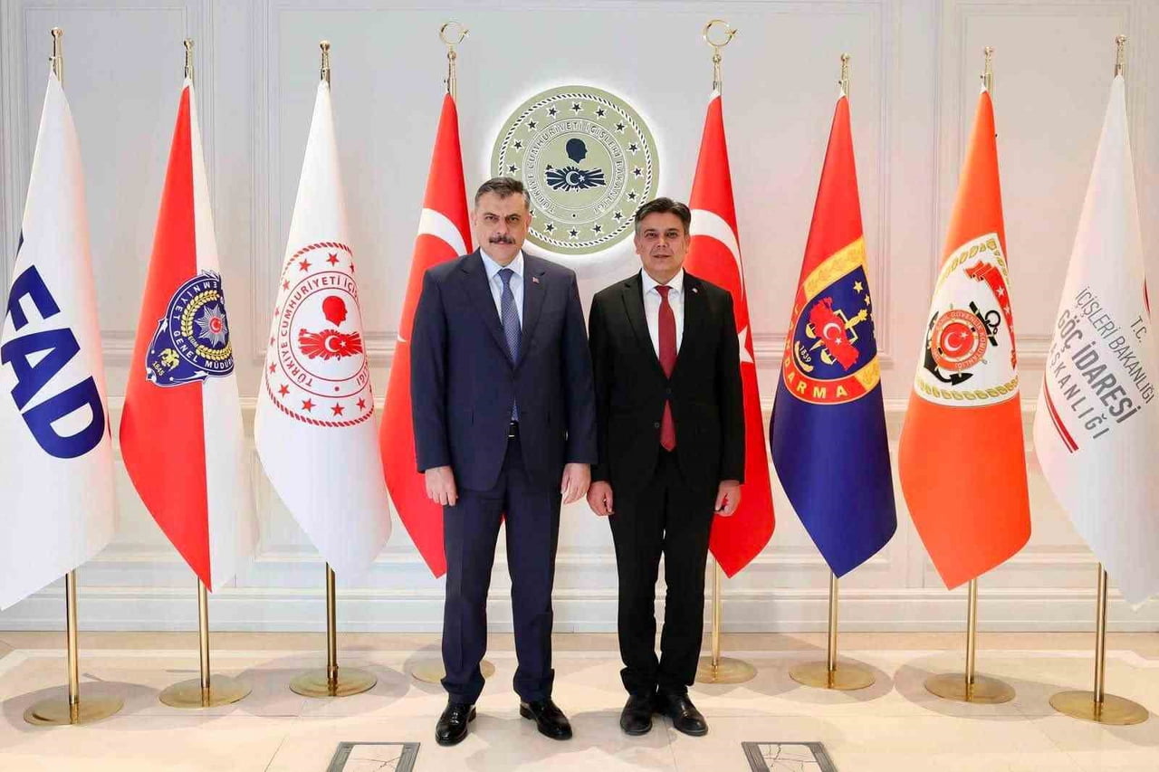 BAŞKAN DURGUT, İÇİŞLERİ BAKANI ÇİFTÇİ İLE BİR ARAYA GELDİ.