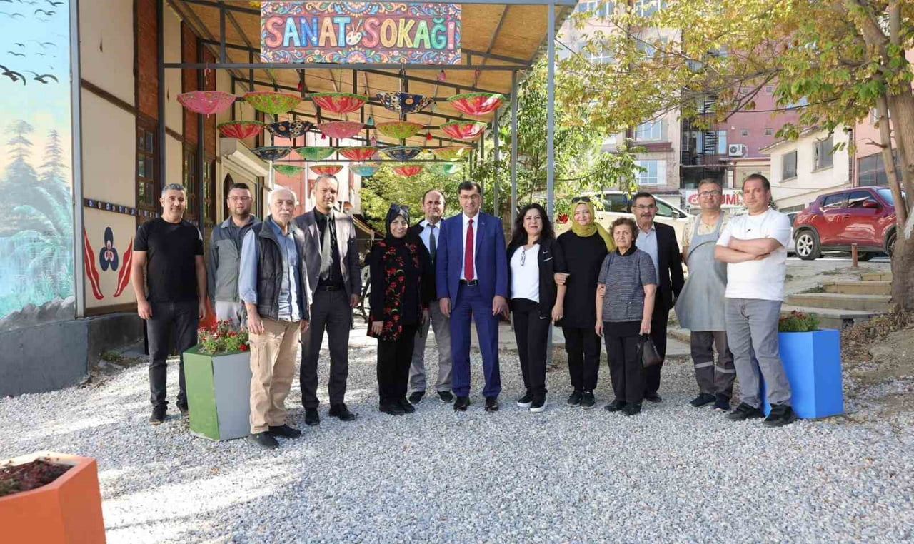BAŞKAN KAHVECİ, SANAT SOKAĞI'NDA İNCELEMELERDE BULUNDU