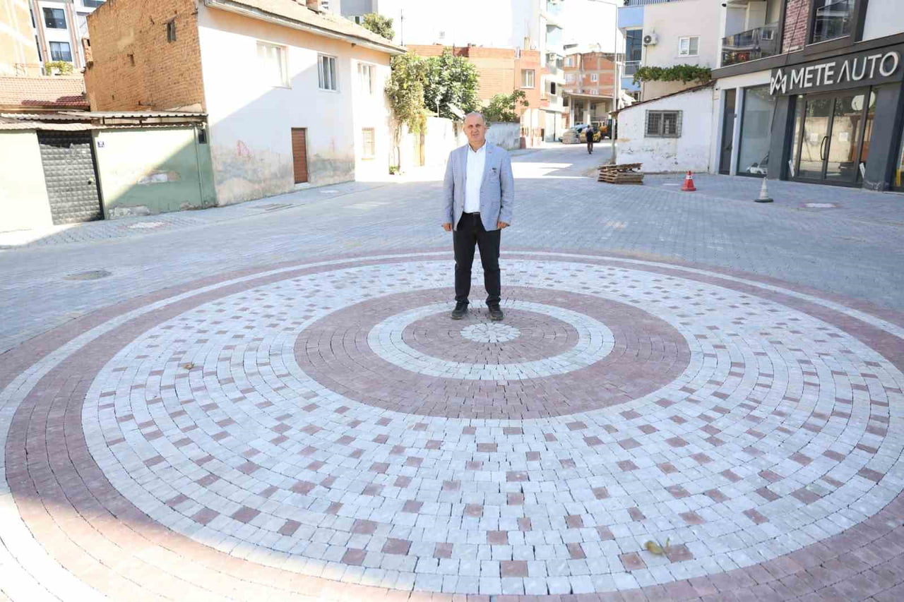 BAŞKAN KAYA, İSTİKLAL MAHALLESİ’NDE ÇALIŞMALARI YERİNDE İNCELEDİ
