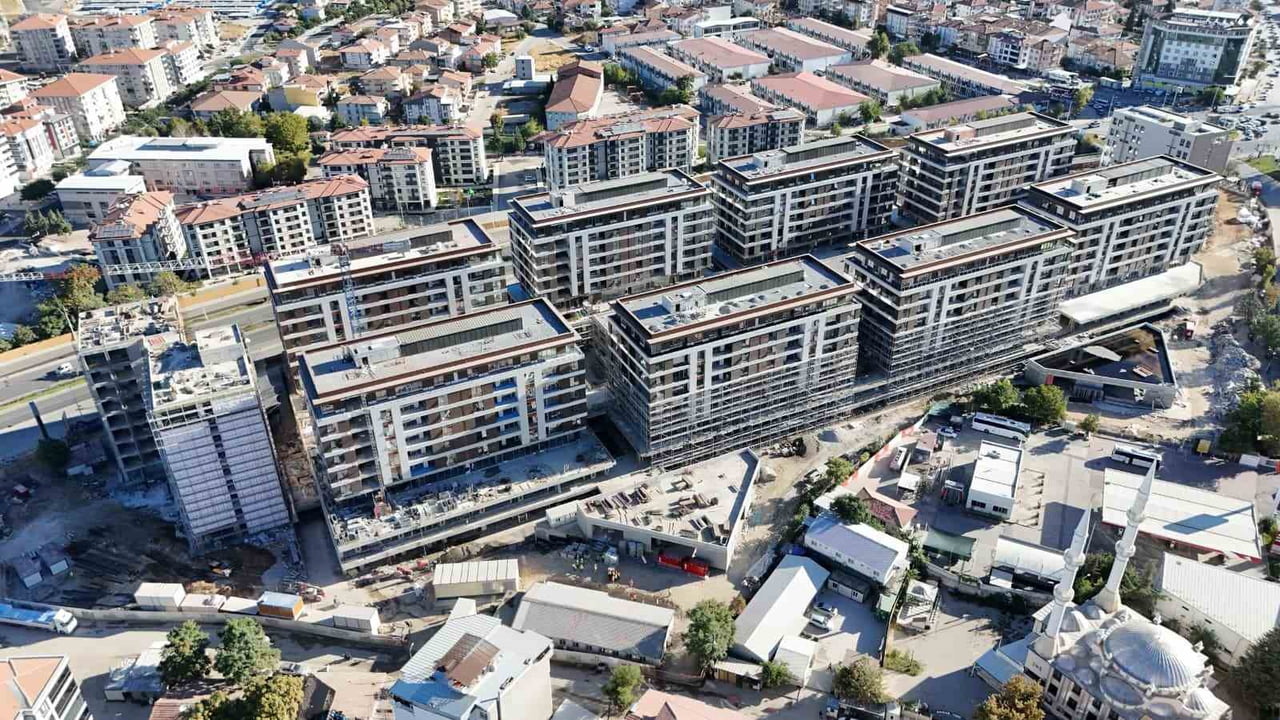 BAŞKAN TAŞKIN, ESKİ HAL BİNASI ALANINDAKİ PROJEYİ İNCELEDİ