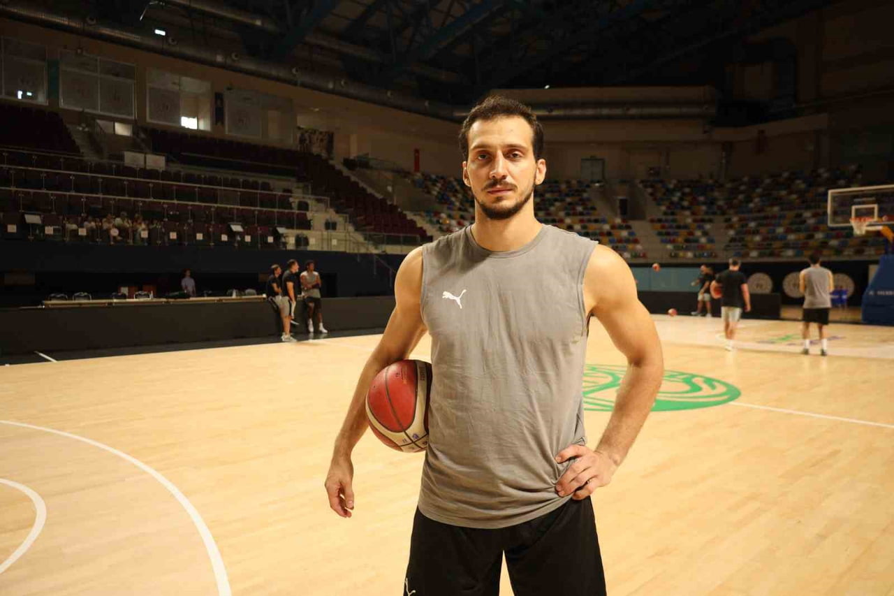 BASKETBOL SÜPER LİGİ’NDE MÜCADELE EDEN VE BUGÜN ŞAMPİYONLAR LİGİ ÖN ELEME MAÇI OYNAYACAK OLAN...