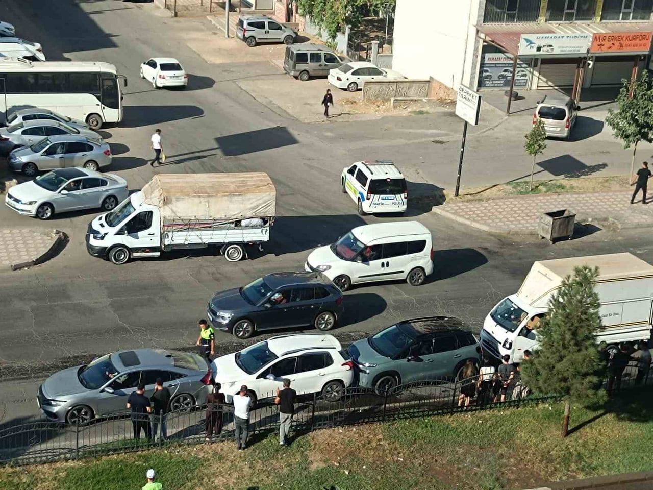 BATMAN'DA 4 ARAÇLI ZİNCİRLEME KAZA