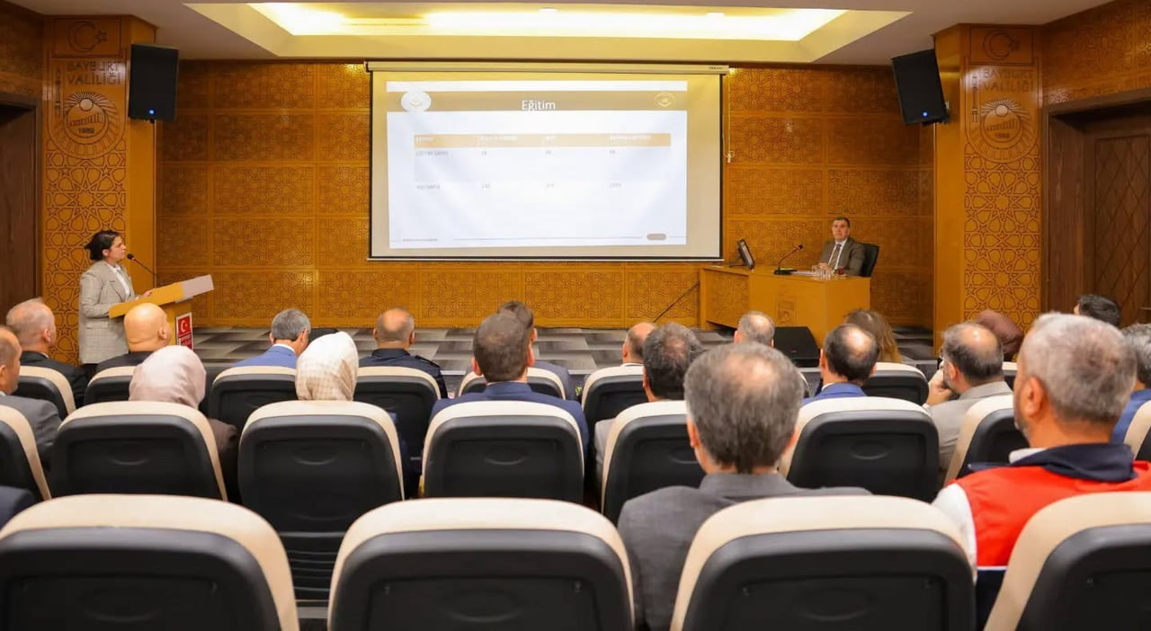 BAYBURT’TA AİLENİN KORUNMASI VE GÜÇLENDİRİLMESİ TOPLANTISI YAPILDI