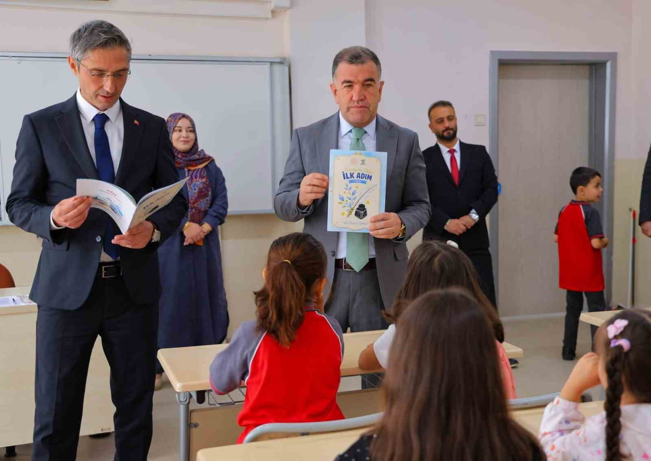 BAYBURT’TA BİRİNCİ SINIF ÖĞRENCİLERİ OKUL HEYECANI YAŞADI