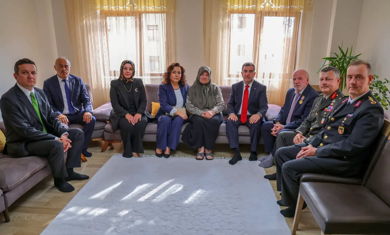 BAYBURT’TA KIBRIS GAZİLERİ EVLERİNDE ZİYARET EDİLDİ