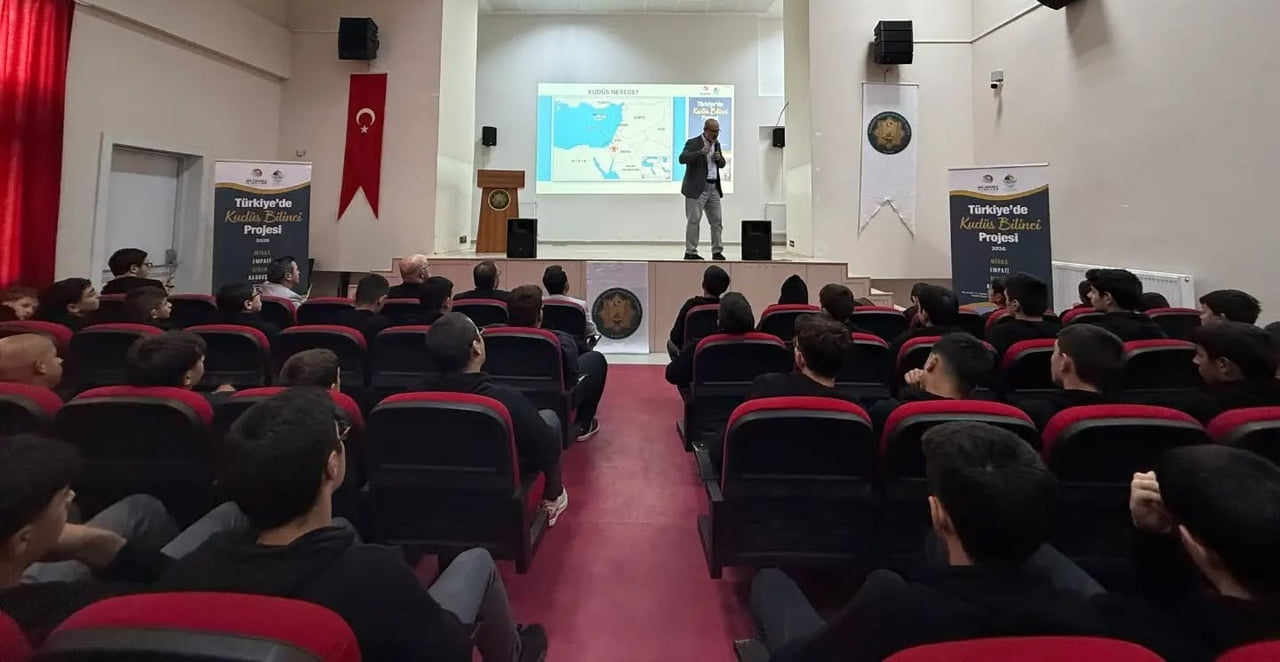 BAYBURT’TA ÖĞRENCİLERE KUDÜS VE MESCİD-İ AKSA BİLİNCİ ANLATILDI