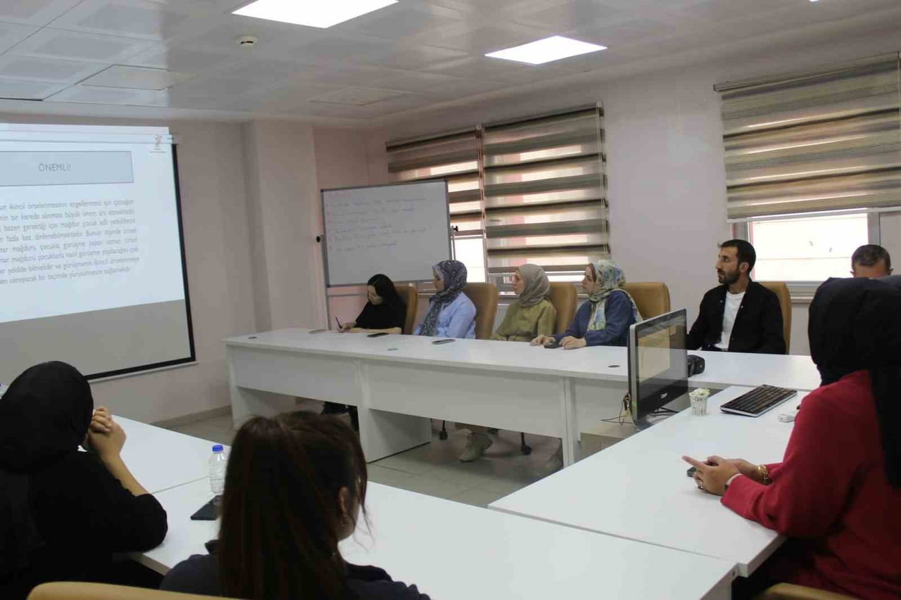 BAYBURT’TA SOSYAL HİZMET VAKALARI AYLIK TOPLANTIDA ELE ALINDI