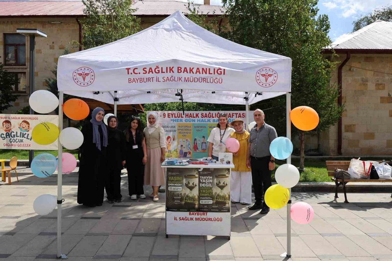 BAYBURT’TA VATANDAŞLARA SAĞLIKLI YAŞAM ALIŞKANLIKLARI ANLATILDI