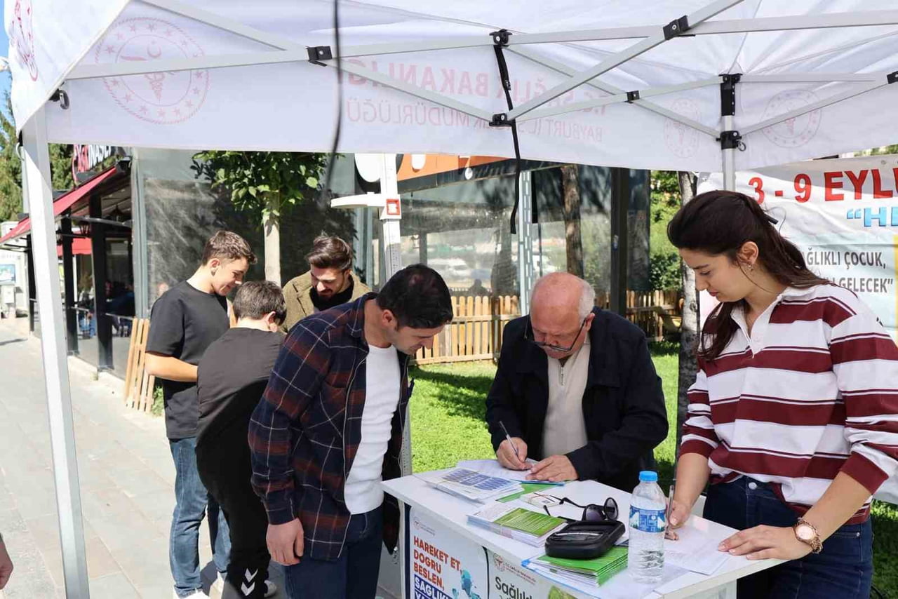 BAYBURT’TA VATANDAŞLARA SAĞLIKLI YAŞAM İÇİN 'HAREKET' ÇAĞRISI