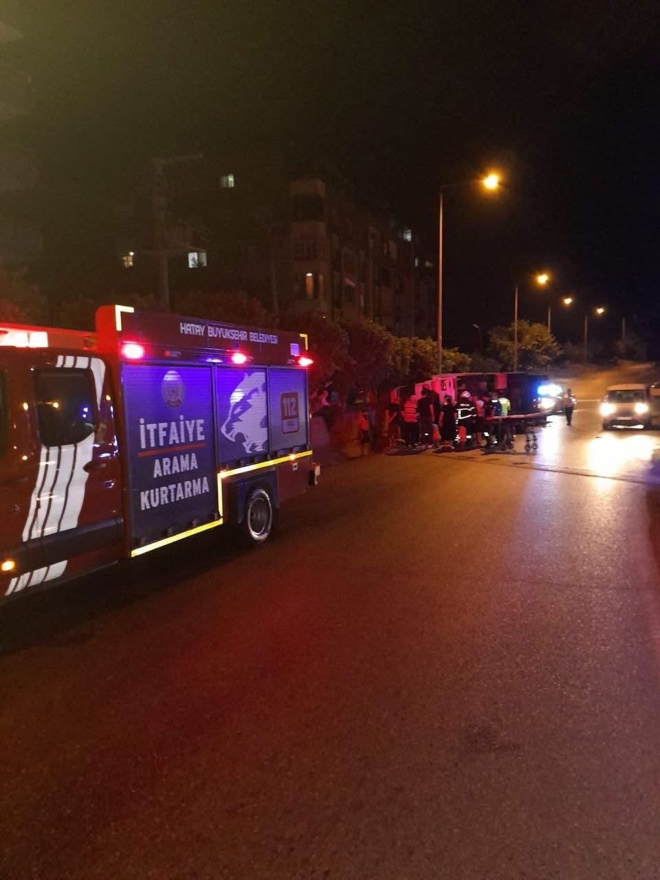 BELEN FATİH MAHALLESİ’NDE MEYDANA GELEN TRAFİK KAZASINA EKİPLERİN MÜDAHALESİ.