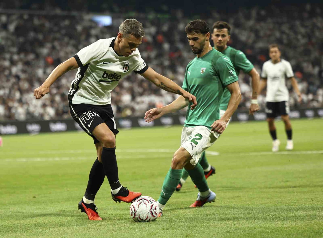 BEŞİKTAŞ, BELÇİKALI FUTBOLCU LEANDRO TROSSARD'IN TOPUK KEMİĞİNDE ÖDEM TESPİT EDİLDİĞİNİ...