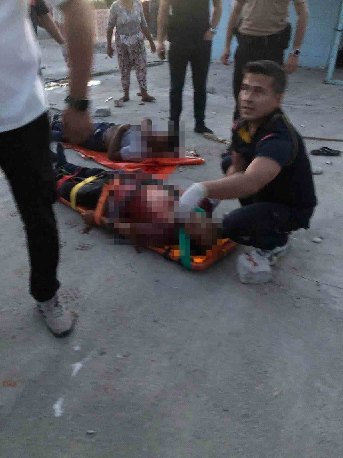 BIÇAKLI KAVGADAN HEMEN SONRA EKİPLERİN YARALIYA MÜDAHALE ETTİĞİ ANLAR