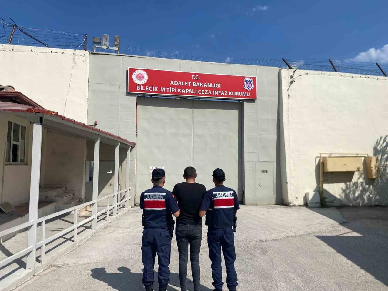 BİLECİK'TE 'DOLANDIRICILIK' SUÇUNDAN 3 YIL 9 AY HAPİS CEZASI OLAN ŞAHIS YAKALANDI