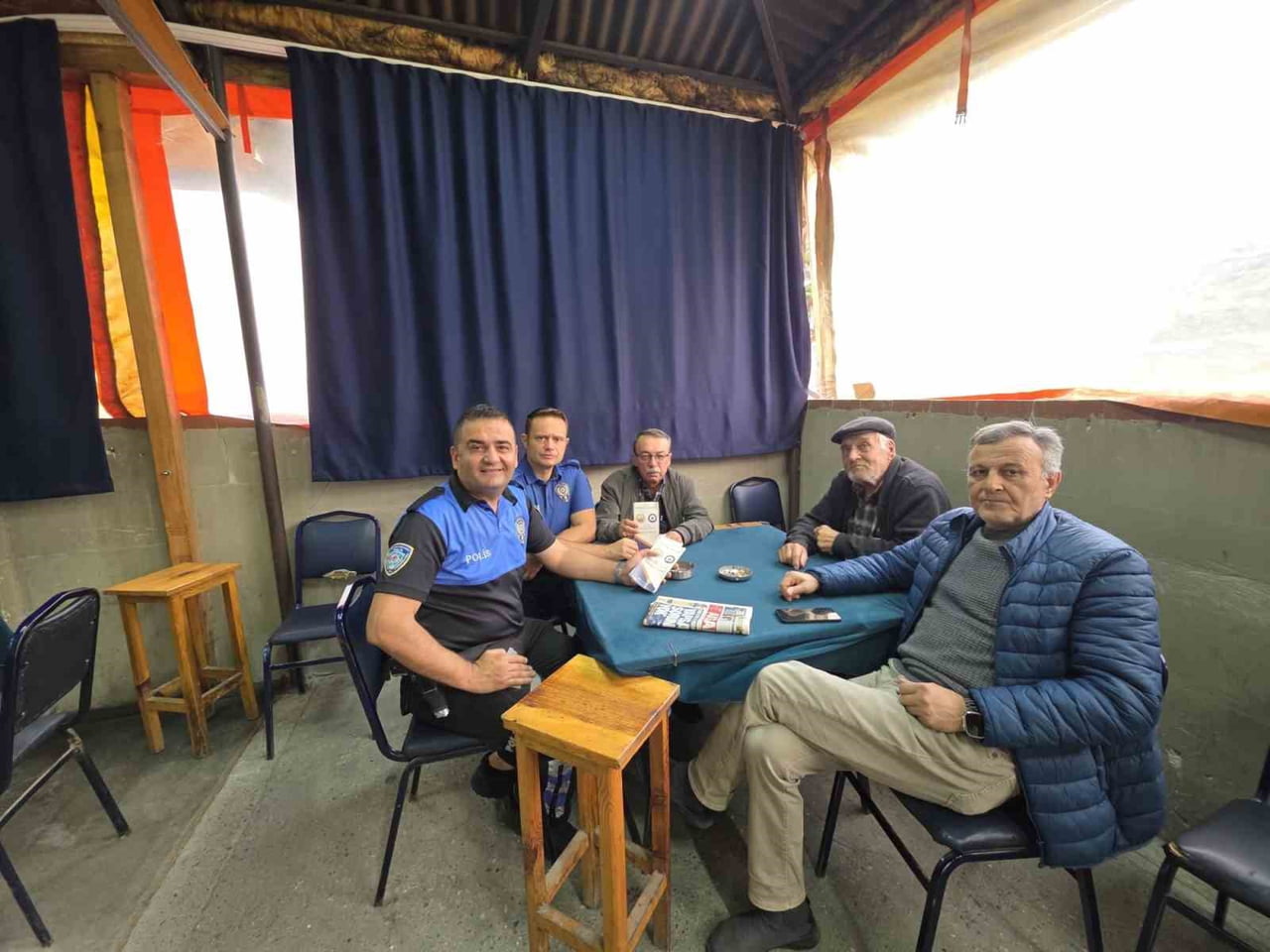 BİLECİK'TE KIRAATHANELERDE GÜVENLİK BİLGİLENDİRMESİ: 42 VATANDAŞA BROŞÜR DAĞITILDI