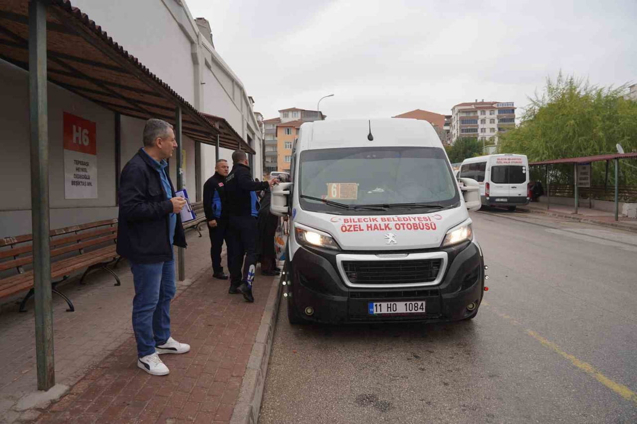 BİLECİK BELEDİYESİNDEN ANNELER VE ÖĞRENCİLER İÇİN ULAŞIM KARTI DESTEĞİ