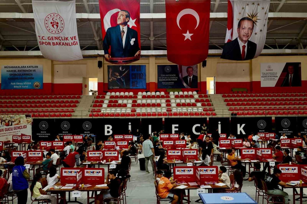 BİLECİK’TE 215 ÖĞRENCİ SIFIR ATIK İÇİN TEKNOLOJİ GELİŞTİRDİ