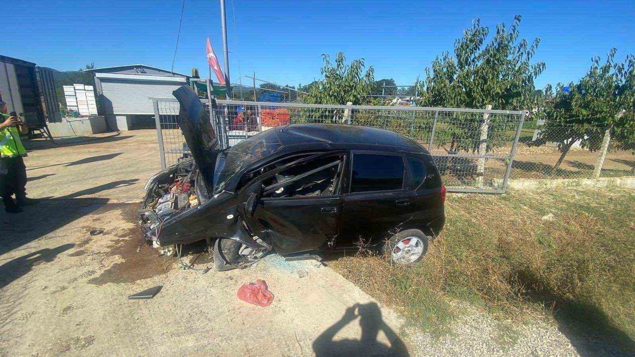 BİLECİK’TE KONTROLDEN ÇIKAN OTOMOBİL SAVRULDU: 1 YARALI
