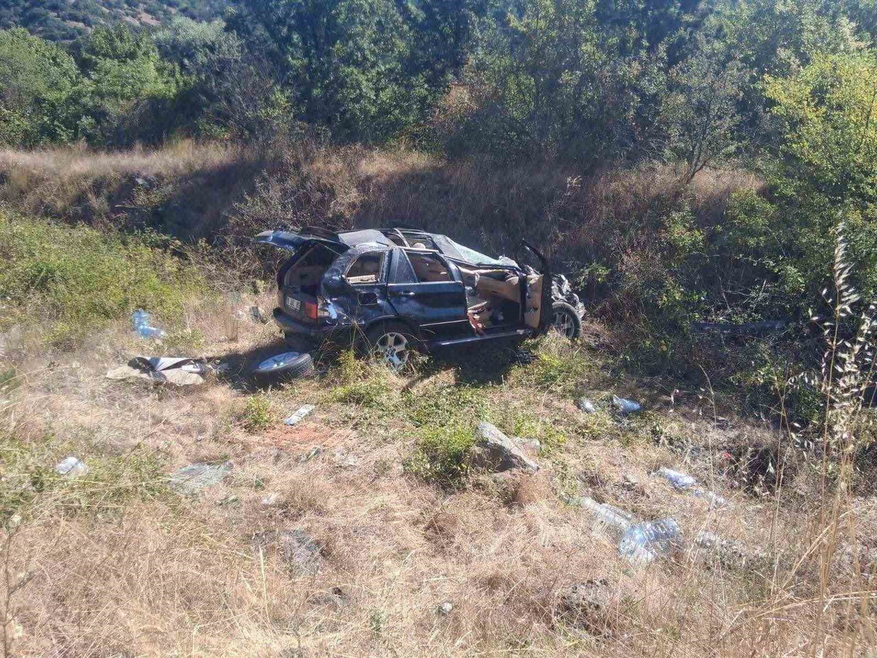 BİLECİK’TE OTOMOBİLİN REFÜJE ÇARPMASI SONUCU MEYDANA GELEN TRAFİK KAZASINDA 2 KİŞİ...