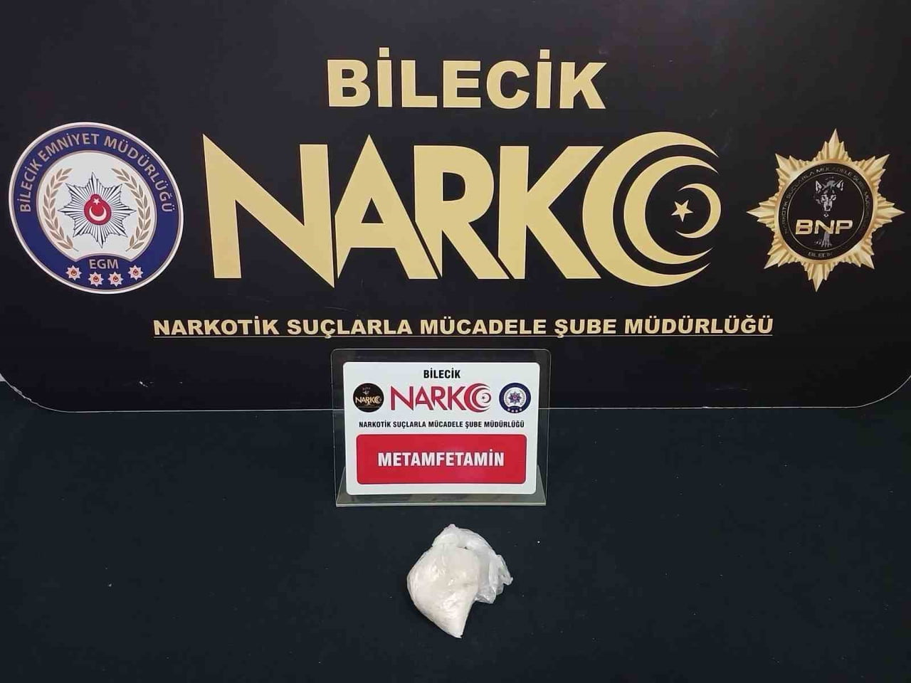 BİLECİK’TE ÜZERİNDE METAMFETAMİNLE YAKALANDI