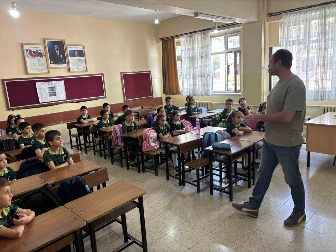 BİNGÖL'DE 2026-2027 EĞİTİM ÖĞRETİM YILININ BAŞLAMASIYLA ÖĞRENCİLER YENİDEN DERS BAŞI YAPTI....