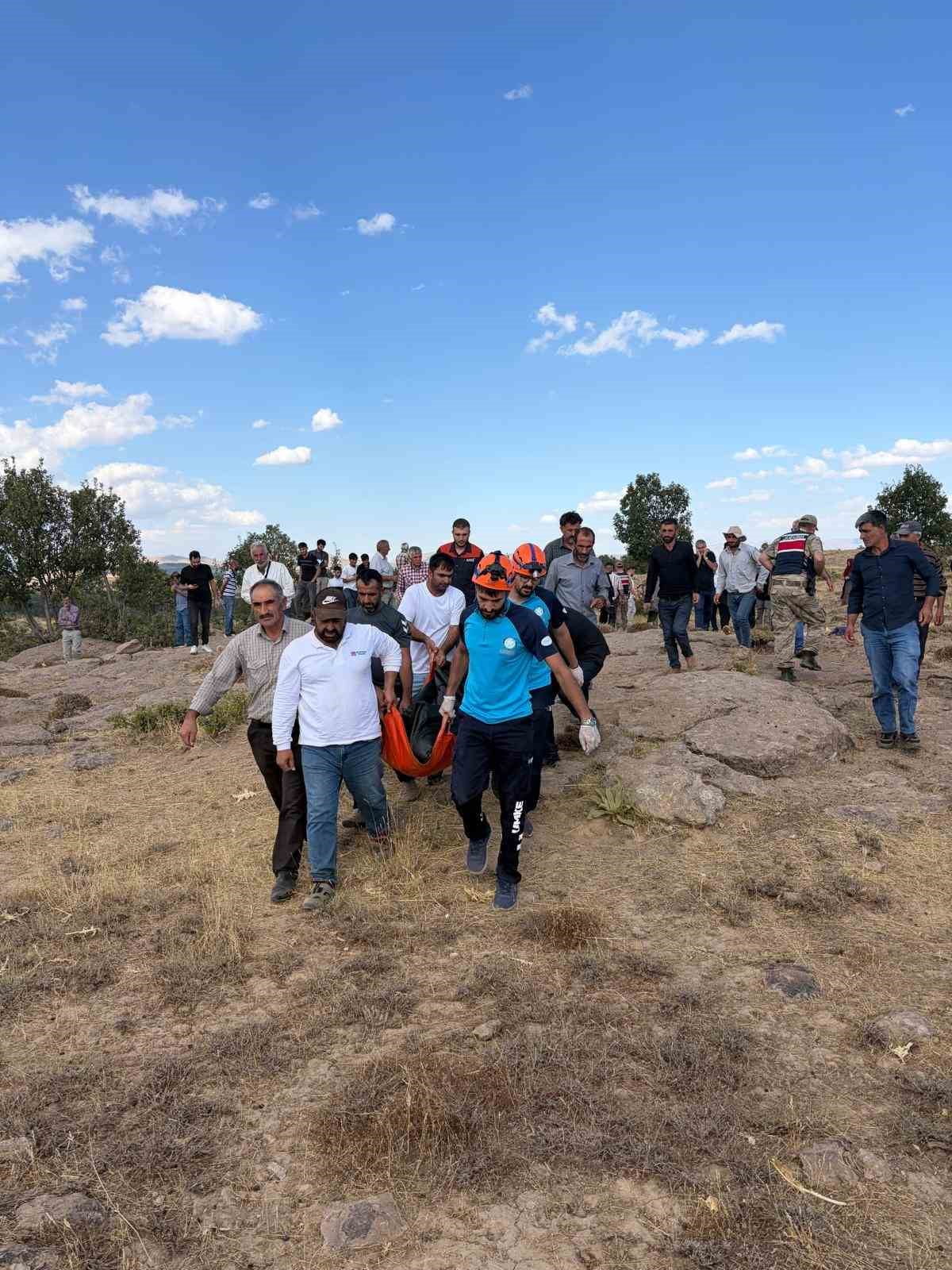 BİNGÖL’DE KAYIP OLARAK ARANAN 52 YAŞINDAKİ ADAM ÖLÜ BULUNDU