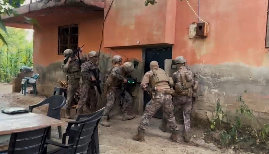 BİTLİS'TE UYUŞTURUCU MADDE TİCARETİNE YÖNELİK OPERASYON DÜZENLENDİ.
