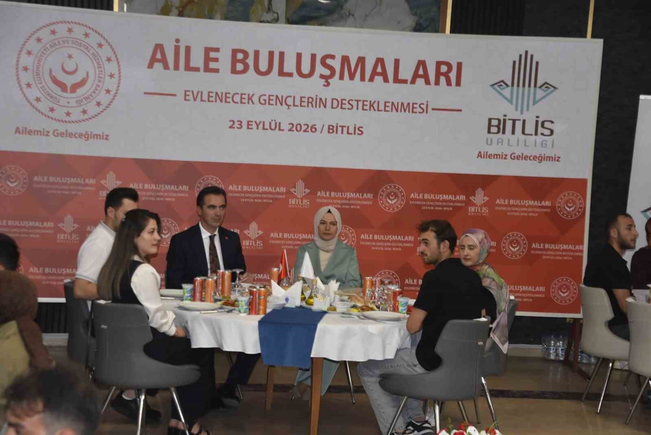 BİTLİS’TE, AİLE VE SOSYAL HİZMETLER İL MÜDÜRLÜĞÜ TARAFINDAN YÜRÜTÜLEN "EVLENECEK GENÇLERİN...