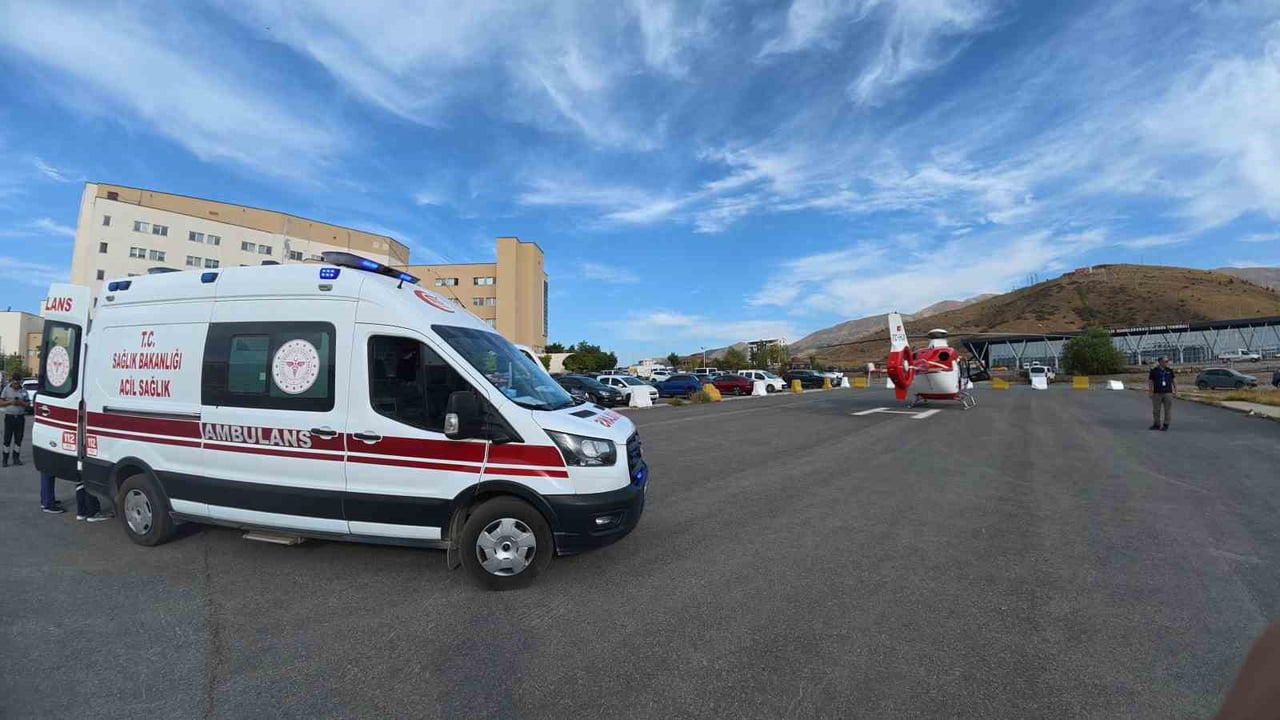 BİTLİS’TE DÜNYAYA GELEN HENÜZ 1 GÜNLÜK BEBEK, DOĞUMSAL KALP RAHATSIZLIĞI NEDENİYLE İLERİ TETKİK VE...