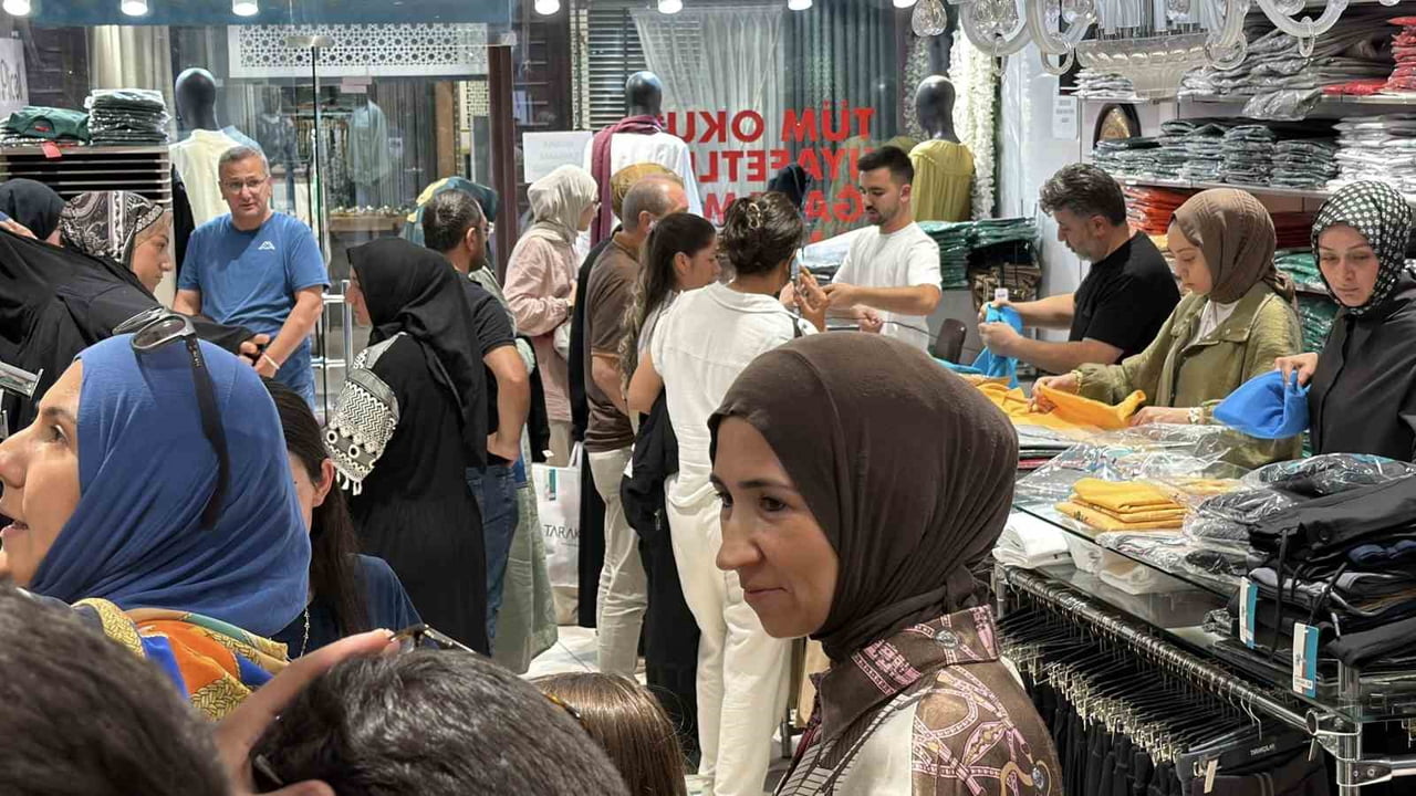 BOLU'DA 2026-2027 EĞİTİM ÖĞRETİM YILI ÖNCESİNDE VELİLER, ÇOCUKLARININ OKUL İHTİYAÇLARINI...