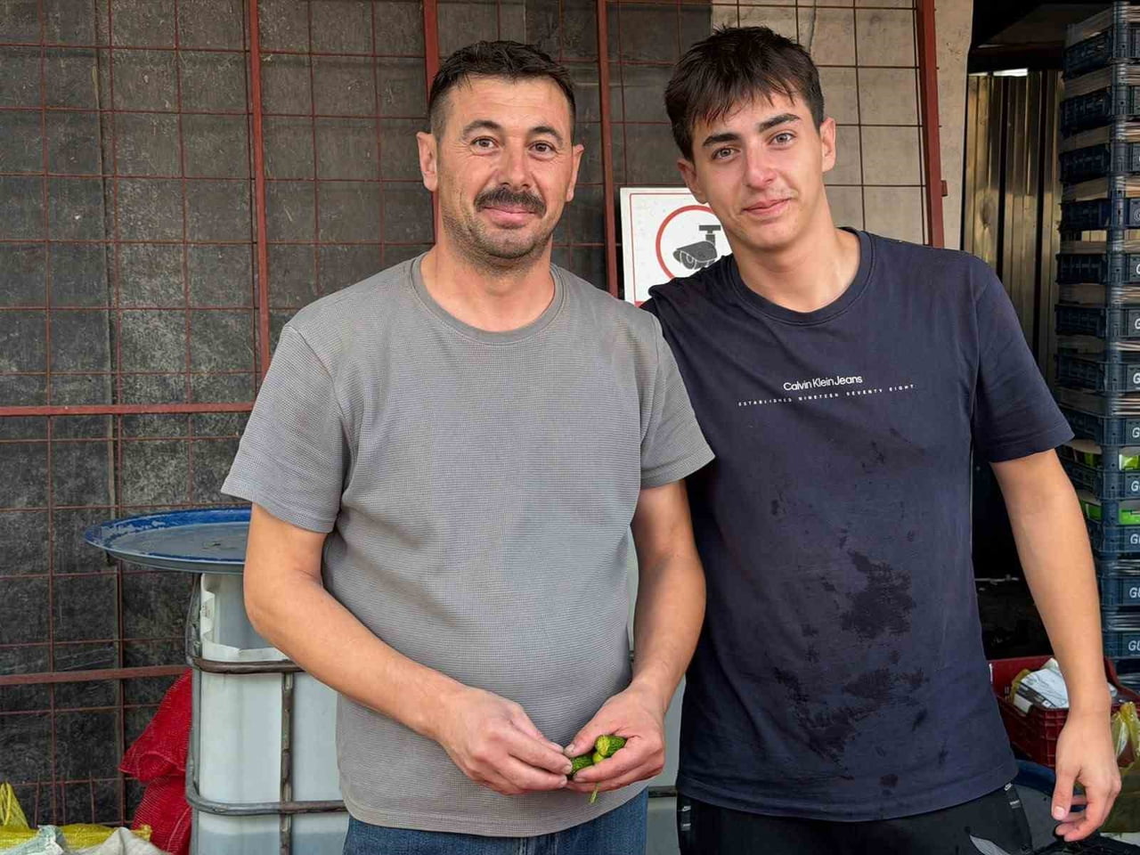 BOLU’DA ÜÇ KUŞAKTIR SÜREGELEN PAZARCILIK GELENEĞİNİ OMUZLAYAN 44 YAŞINDAKİ MEHMET KAVUNCU İLE 19...