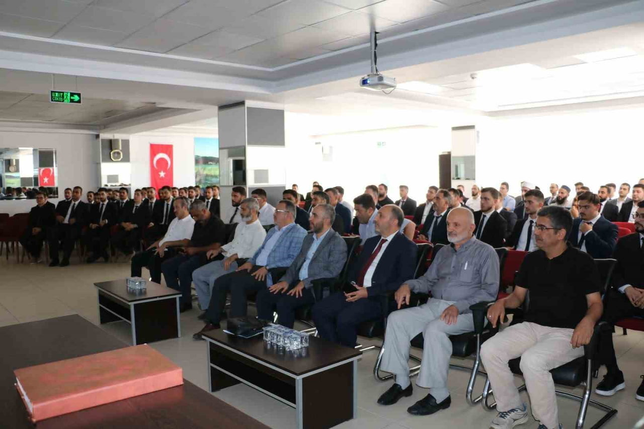 BOLU DİYANET AKADEMİSİ'NDE, İMAM-HATİP LİSESİ MEZUNU 90 HAFIZ ADAY DİN GÖREVLİSİ İÇİN 5'İNCİ DÖNEM...