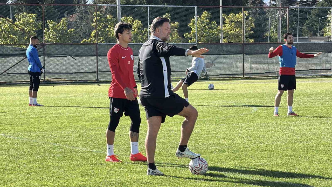 BOLUSPOR, TRENDYOL 1. LİG'İN 7. HAFTASINDA SAHASINDA OYNAYACAĞI PENDİKSPOR MAÇININ HAZIRLIKLARINI...