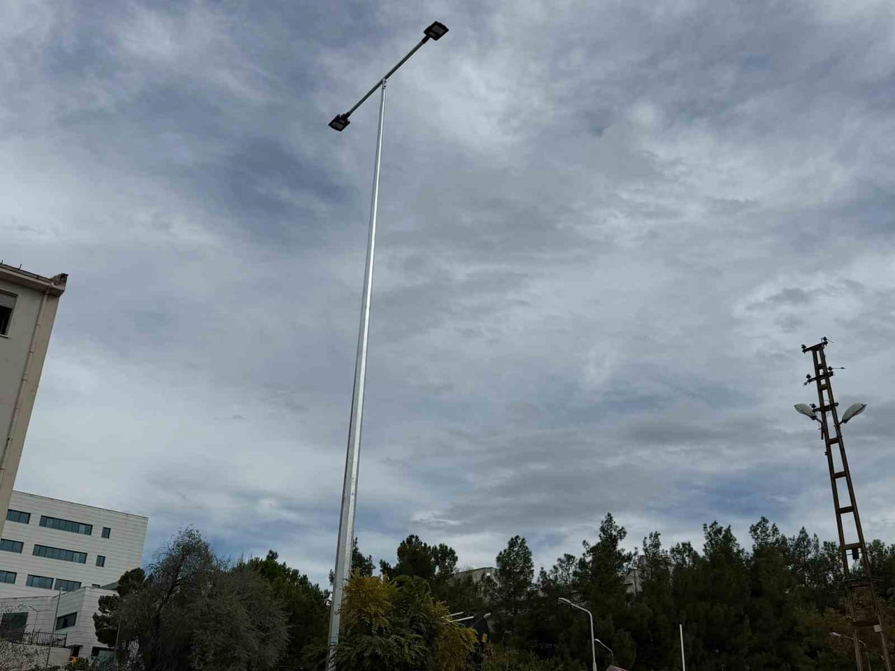 BOYABAT İLÇESİNDE EROL DEMİRKOL CADDESİ, BOYABAT DEVLET HASTANESİ DÖNÜŞÜ MEVKİİNDE ELEKTRİK...