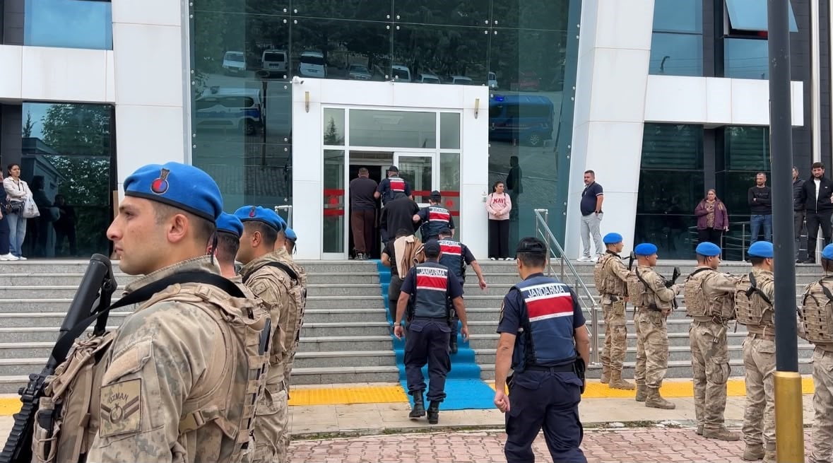 BURDUR MERKEZLİ ANTALYA'NIN DA DAHİL OLDUĞU 2 İLDE DÜZENLENEN VE ŞÜPHELİLERİN HESAPLARINDA TOPLAM...