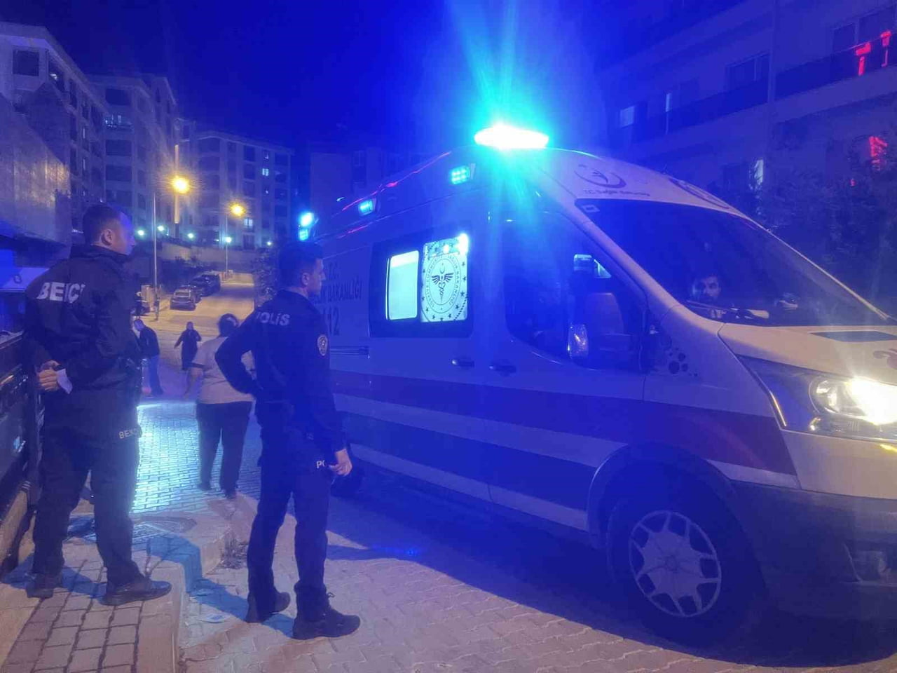 BURSA'DA BİR SİTENİN GÜVENLİK GÖREVLİSİ OLARAK ÇALIŞAN 46 YAŞINDAKİ ADAM, DEVRİYE SIRASINDA...