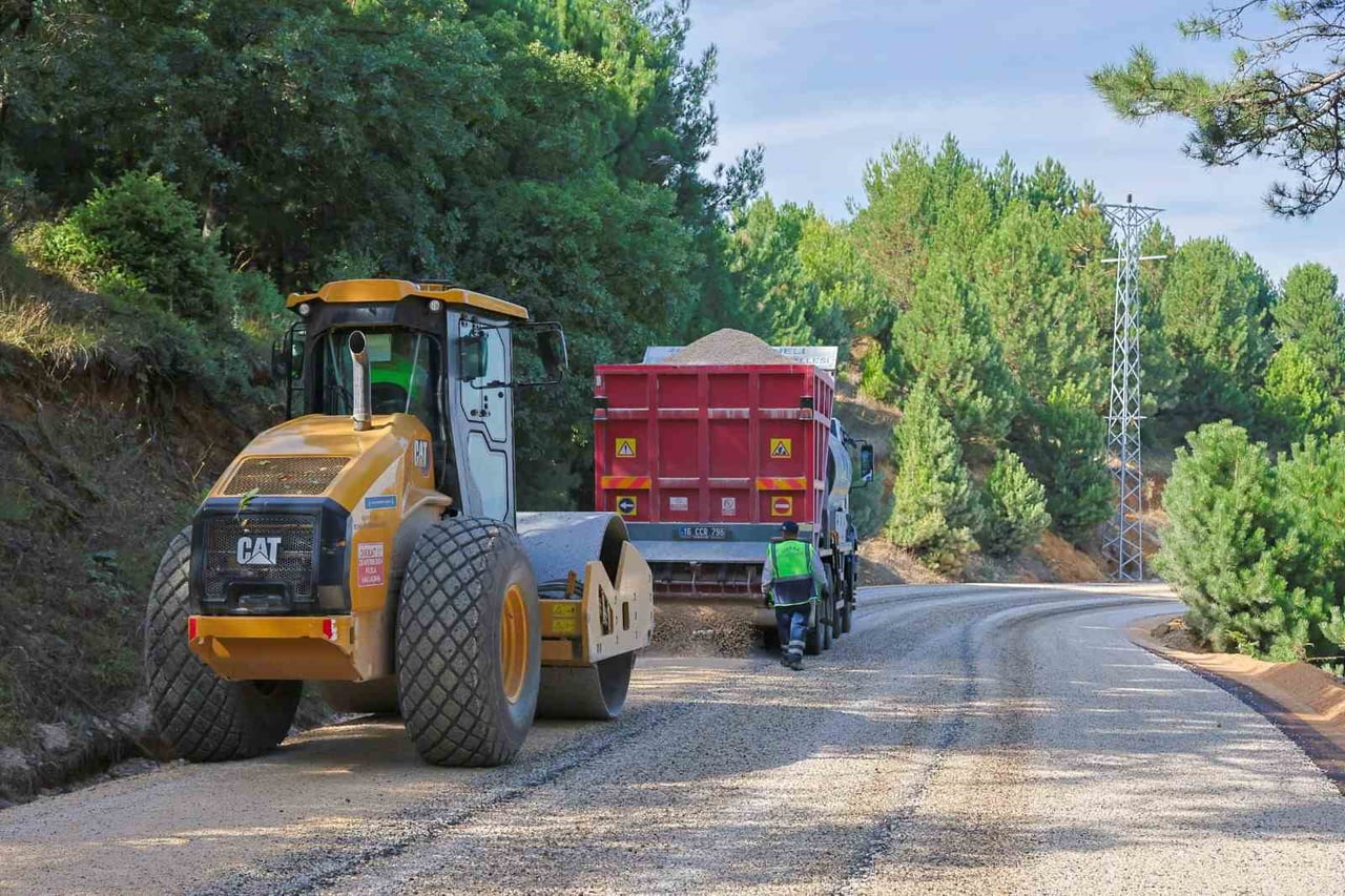 BURSA BÜYÜKŞEHİR BELEDİYESİ, OSMANGAZİ İLÇESİNE BAĞLI ÜÇ MAHALLEDE TOPLAM 15 KİLOMETRE...