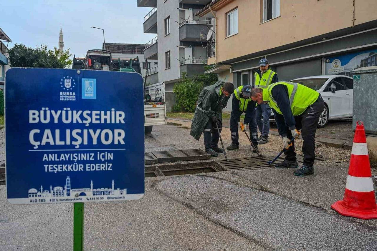 BURSA BÜYÜKŞEHİR BELEDİYESİ, ŞEHİR GENELİNDE ETKİLİ OLAN YOĞUN YAĞIŞ VE OLUMSUZ HAVA KOŞULLARINA...