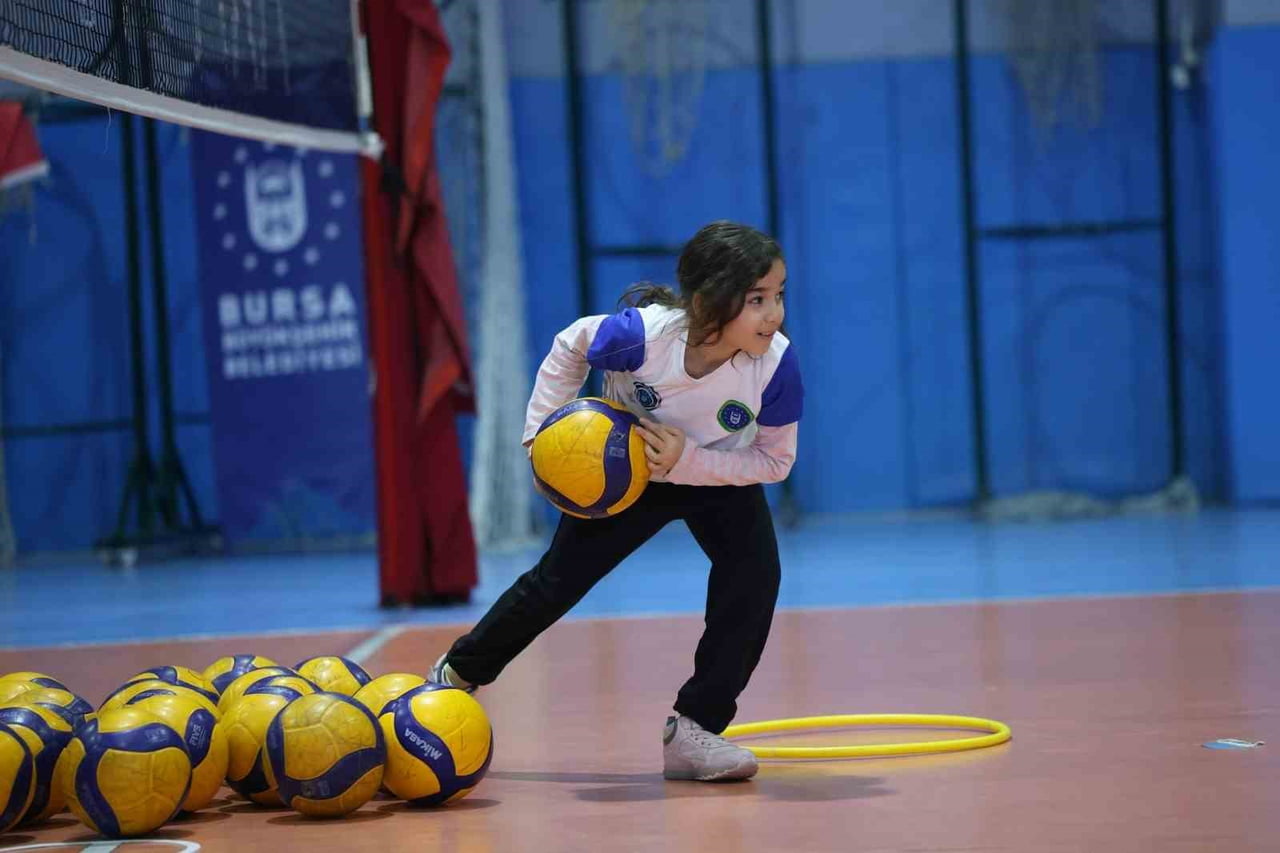 BURSA BÜYÜKŞEHİR BELEDİYESİ TARAFINDAN DÜZENLENEN KIŞ SPOR OKULLARI’NDA YENİ DÖNEM 3 EKİM...