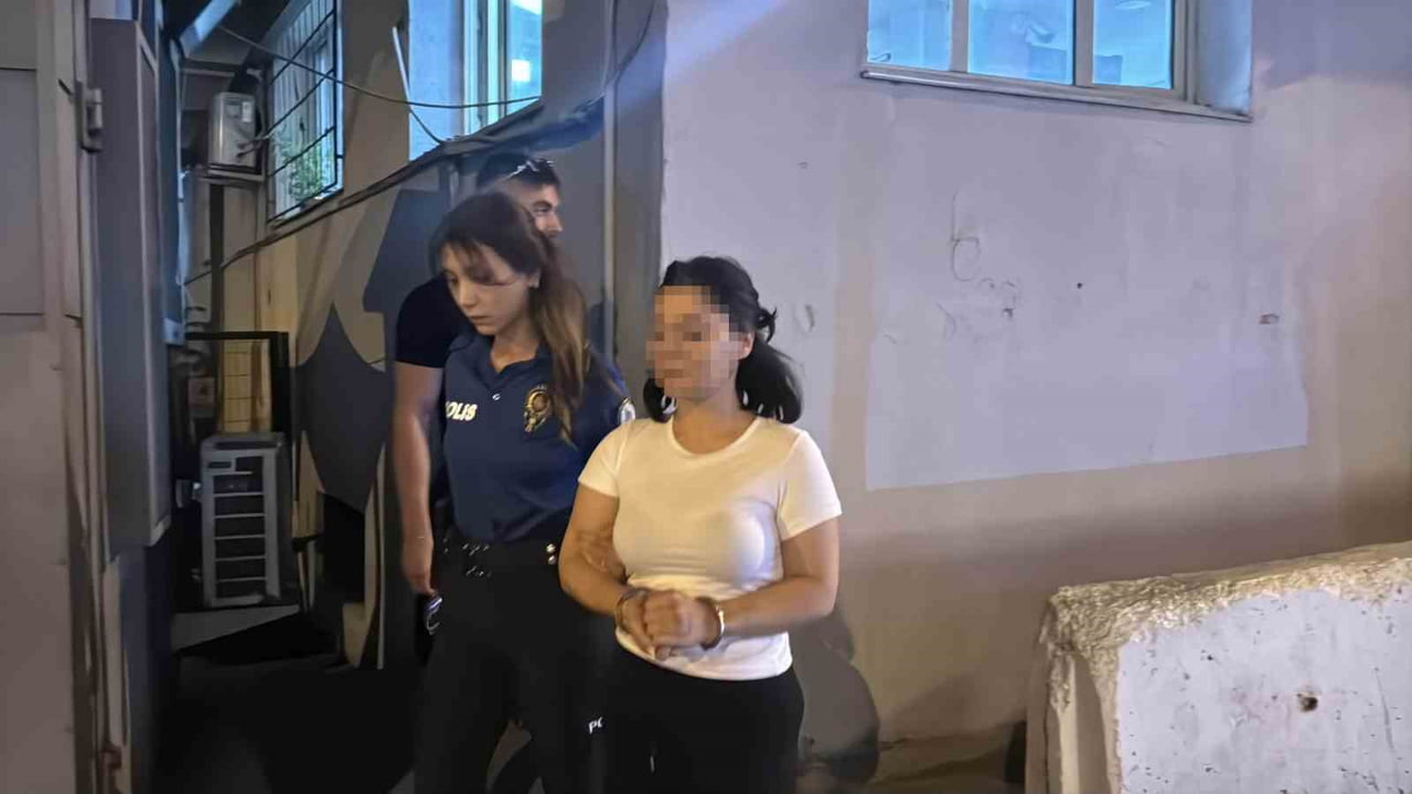 BURSA’DA ALKOLLÜ YAKALANIP OLAY ÇIKARAN ŞARKICI TUTUKLANDI YÜZÜ BLURLANIRSA İYİ OLUR